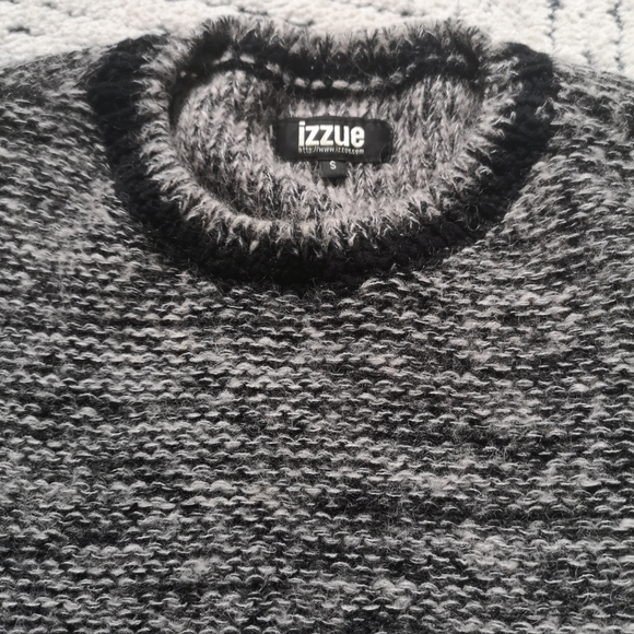 Cropped sweater (3 for $35 when bundled with other items) - Picture 2 of 4